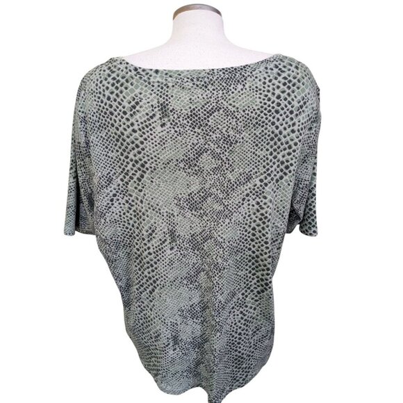 Isaac Mizrahi T Shirt Womens Plus 3XL Green Reptile Snake Print Pullover Top - Picture 5 of 8